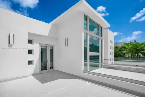 334 S Parkway Golden Beach FL 33160