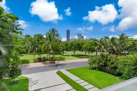 334 S Parkway Golden Beach FL 33160