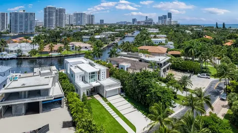 334 S Parkway Golden Beach FL 33160