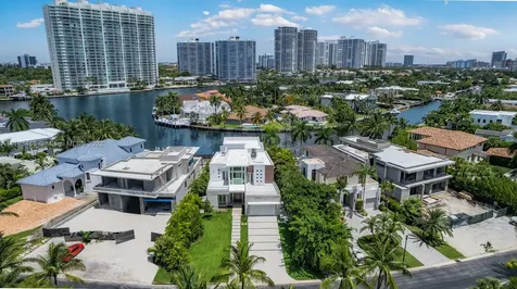 334 S Parkway Golden Beach FL 33160
