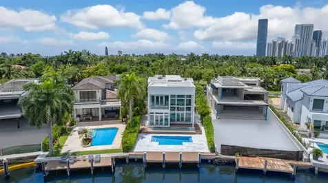334 S Parkway Golden Beach FL 33160