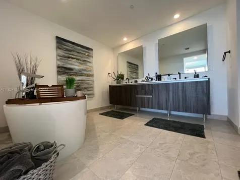 488 NE 18 Street Miami FL 33132