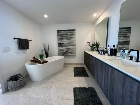 488 NE 18 Street Miami FL 33132