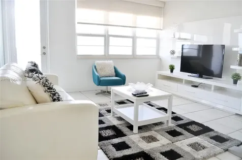 100 Lincoln Road Miami Beach FL 33139