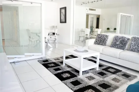 100 Lincoln Road Miami Beach FL 33139