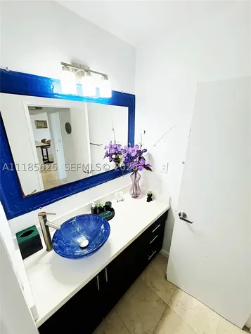 100 Lincoln Road Miami Beach FL 33139