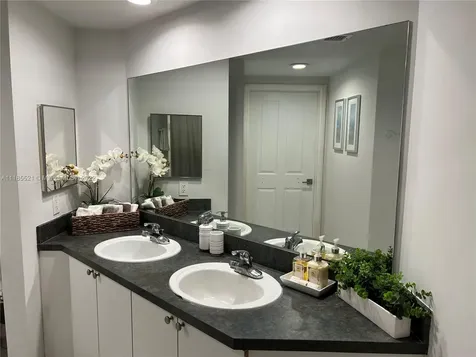 9172 Collins Avenue Surfside FL 33154