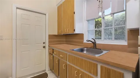 535 W 51st Street Miami Beach FL 33140