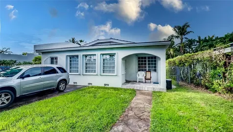 535 W 51st Street Miami Beach FL 33140