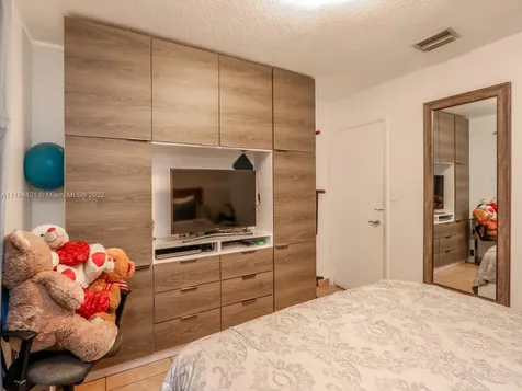 3140 SW 27th Street Miami FL 33133