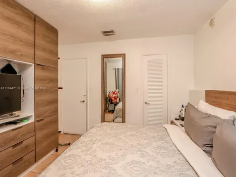 3140 SW 27th Street Miami FL 33133