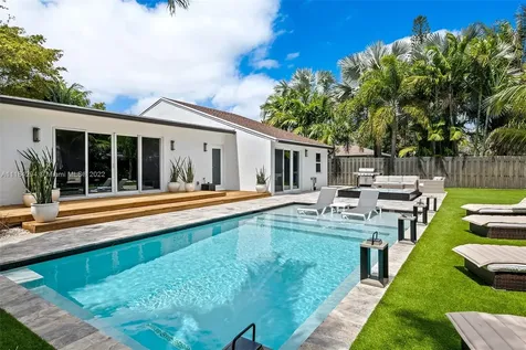 2410 NE 8th Avenue Wilton Manors FL 33305