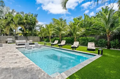 2410 NE 8th Avenue Wilton Manors FL 33305