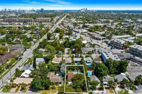 2410 NE 8th Avenue Wilton Manors FL 33305