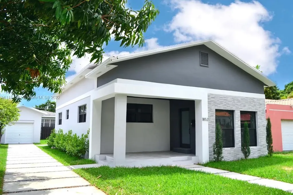 1852 SW 15th Street Miami FL 33145