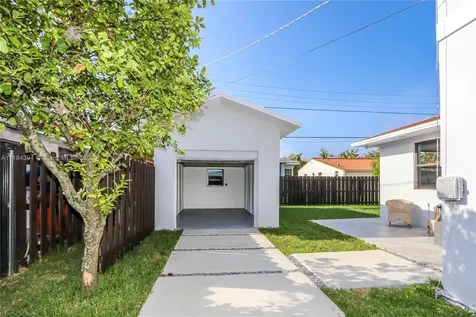 1852 SW 15th Street Miami FL 33145