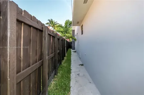 1852 SW 15th Street Miami FL 33145