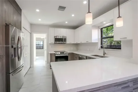 1852 SW 15th Street Miami FL 33145