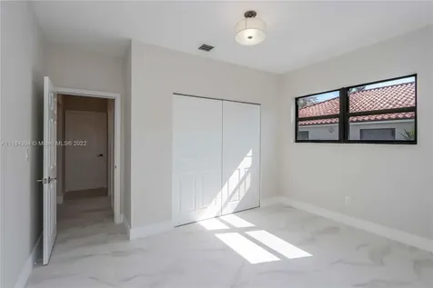 1852 SW 15th Street Miami FL 33145