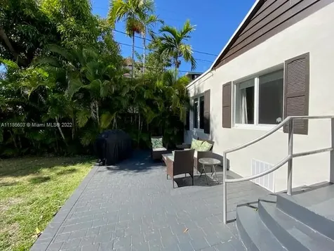 256 SW 30th Road Miami FL 33129
