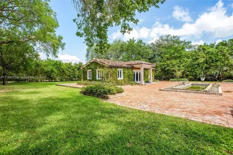 9435 SW 100th Street Miami FL 33176