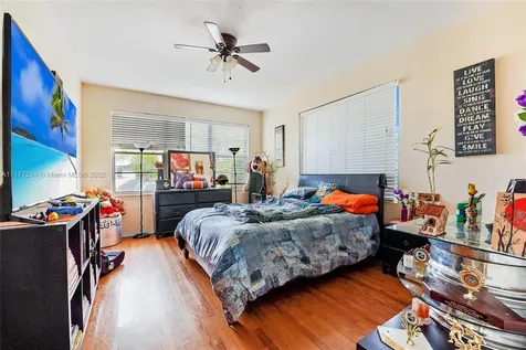6945 Rue Vendome Miami Beach FL 33141