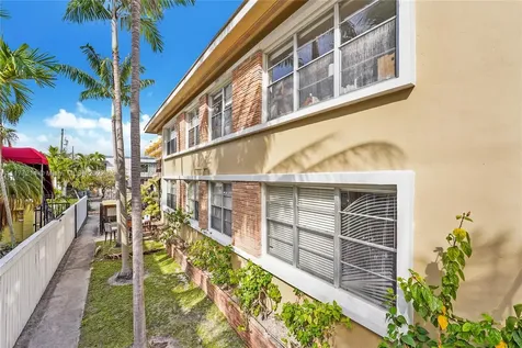 6945 Rue Vendome Miami Beach FL 33141