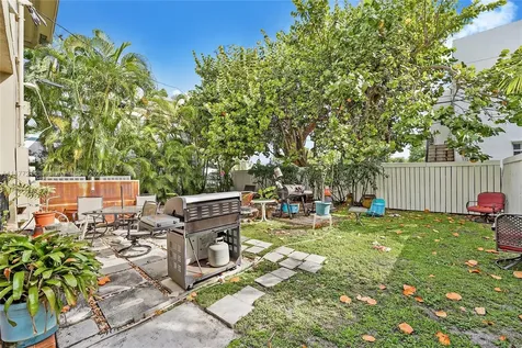 6945 Rue Vendome Miami Beach FL 33141