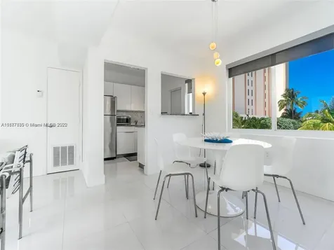 809 S Ocean Drive Hollywood FL 33019