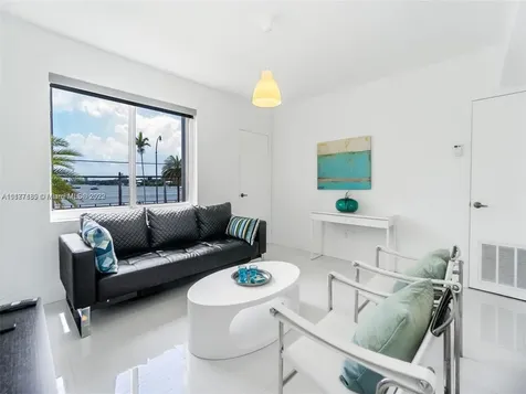 809 S Ocean Drive Hollywood FL 33019