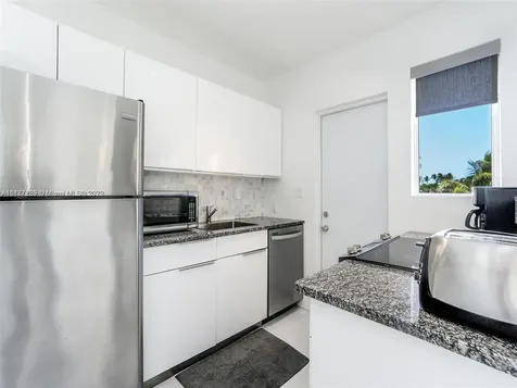 809 S Ocean Drive Hollywood FL 33019