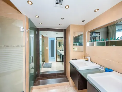 1541 Brickell Avenue Miami FL 33129