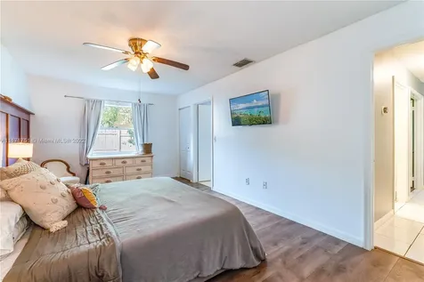 1111 SW 85th Avenue Pembroke Pines FL 33025