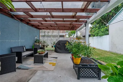 1111 SW 85th Avenue Pembroke Pines FL 33025