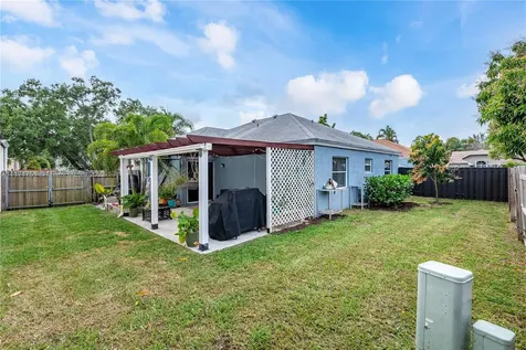 1111 SW 85th Avenue Pembroke Pines FL 33025