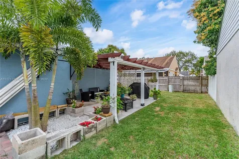 1111 SW 85th Avenue Pembroke Pines FL 33025
