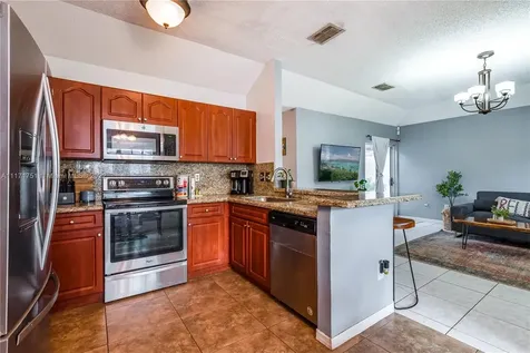 1111 SW 85th Avenue Pembroke Pines FL 33025