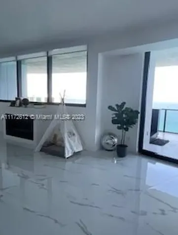 18555 Collins Avenue Aventura FL 33160