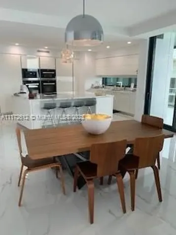 18555 Collins Avenue Aventura FL 33160