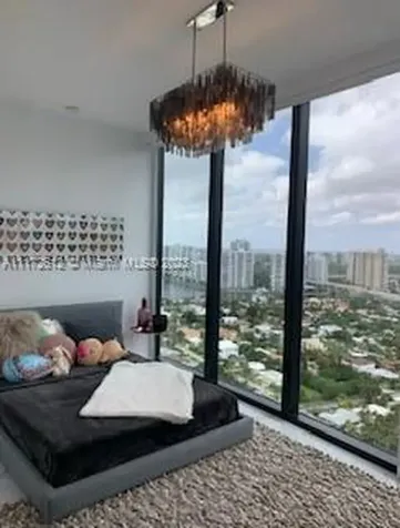 18555 Collins Avenue Aventura FL 33160
