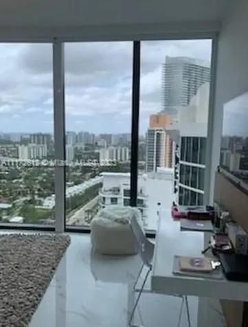 18555 Collins Avenue Aventura FL 33160