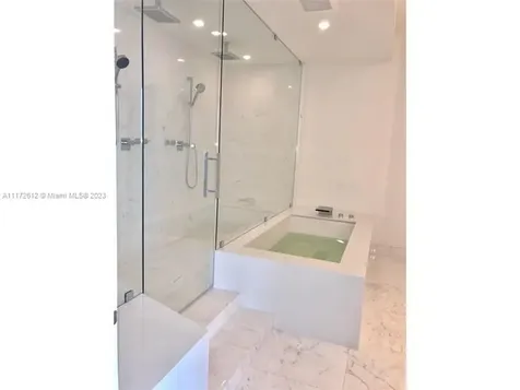 18555 Collins Avenue Aventura FL 33160