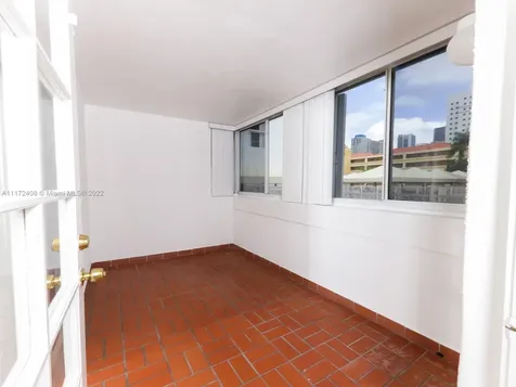 269 NW 7th Street Miami FL 33136
