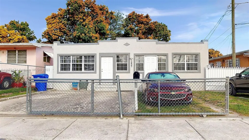 1237 NW 33rd Avenue Miami FL 33125