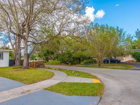 9745 SW 76th Street Miami FL 33173