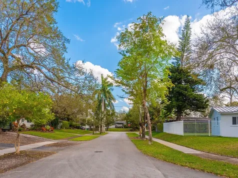 9745 SW 76th Street Miami FL 33173