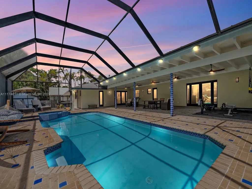 8904 SW 177th Terrace Palmetto Bay FL 33157