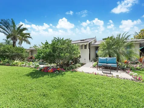 8904 SW 177th Terrace Palmetto Bay FL 33157