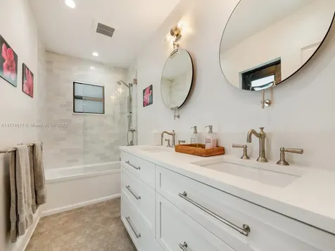 8904 SW 177th Terrace Palmetto Bay FL 33157