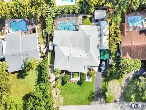 8904 SW 177th Terrace Palmetto Bay FL 33157